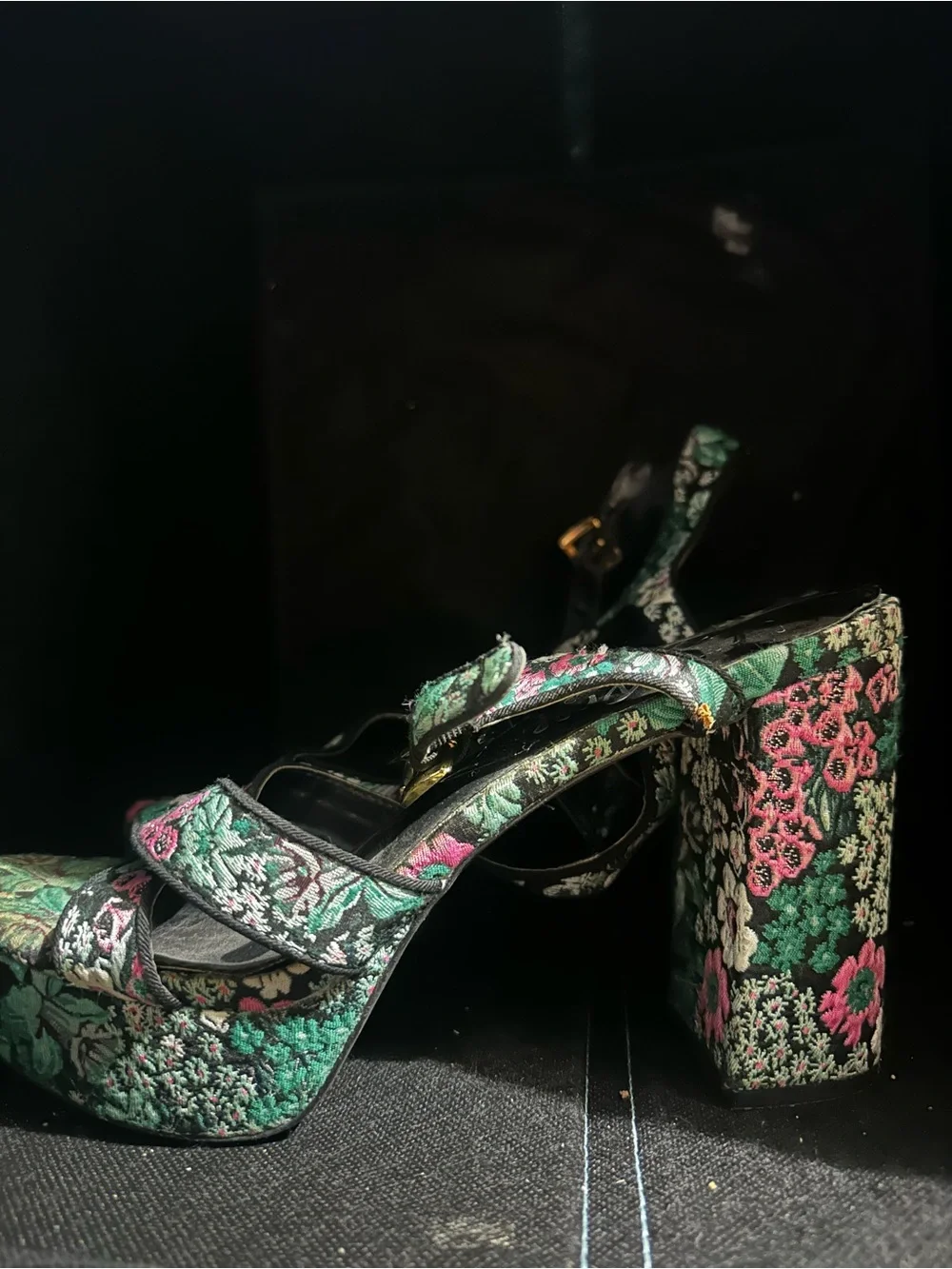 N/A eye catching